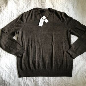 BNWT Banana Republic VNeck Sweater